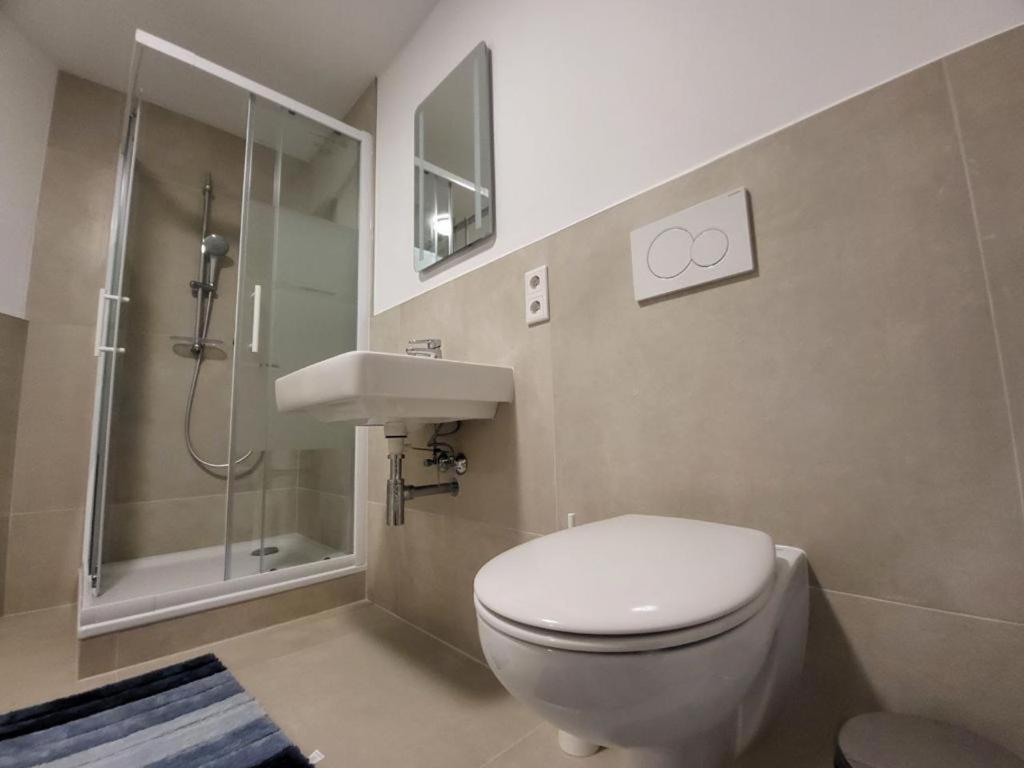 أوسنابروك Monteurzimmer Mit Zwei Einzelnen Betten In Einer 3Zi Wohnung Mit Kuche Und Bad المظهر الخارجي الصورة